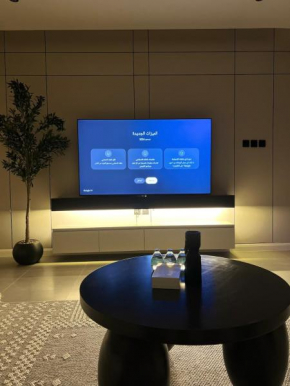 Bedroom ,living room, modern , 75QLED , self-entry